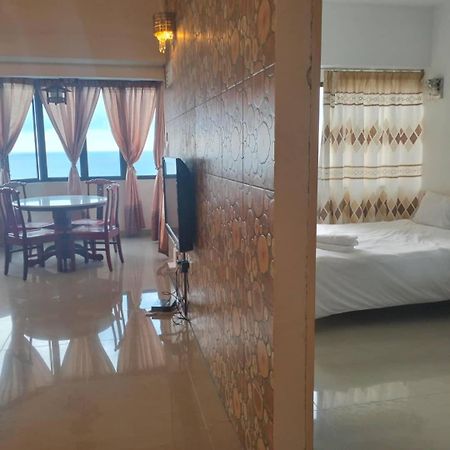 バツーフェリンギビーチSri Sayang Pearl Viewアパートメント エクステリア 写真